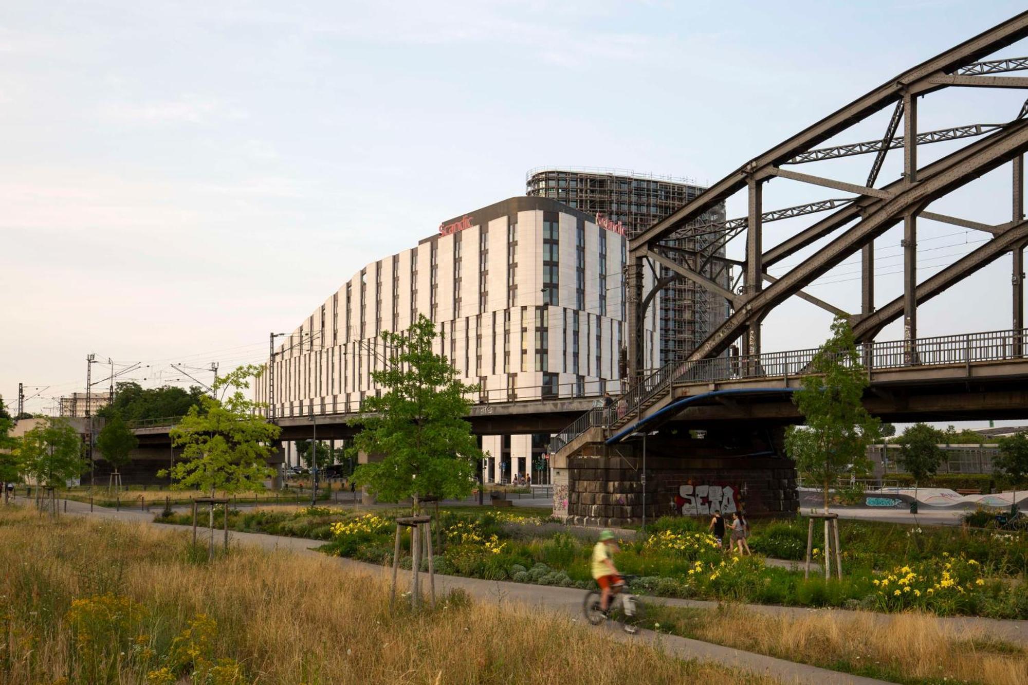 Scandic Frankfurt Hafenpark Fráncfort del Meno Exterior foto